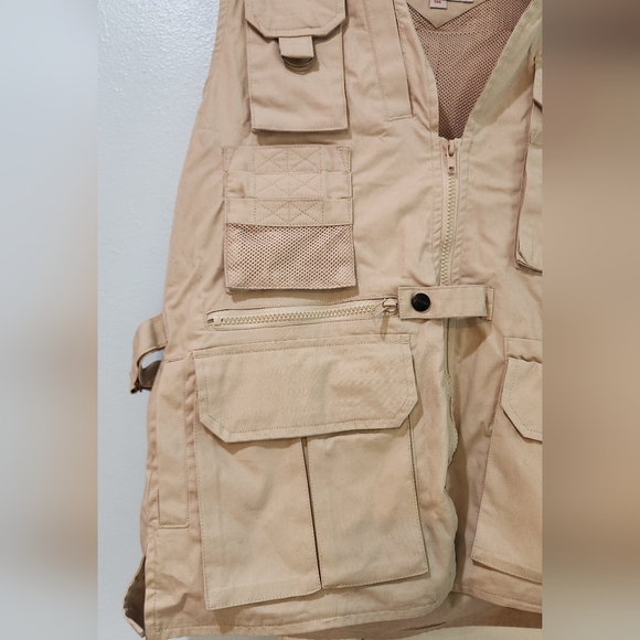 Men's (Jimmy) Carter Fishing Vest, Size Small - Picture 5 of 11